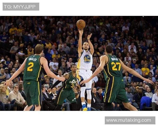 勇士主场大胜魔术，库里火力全开单节无敌狂飙15分提前下班